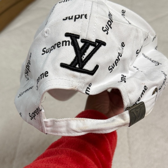 Supreme Red Logo on White Cap - Picture 5 of 5